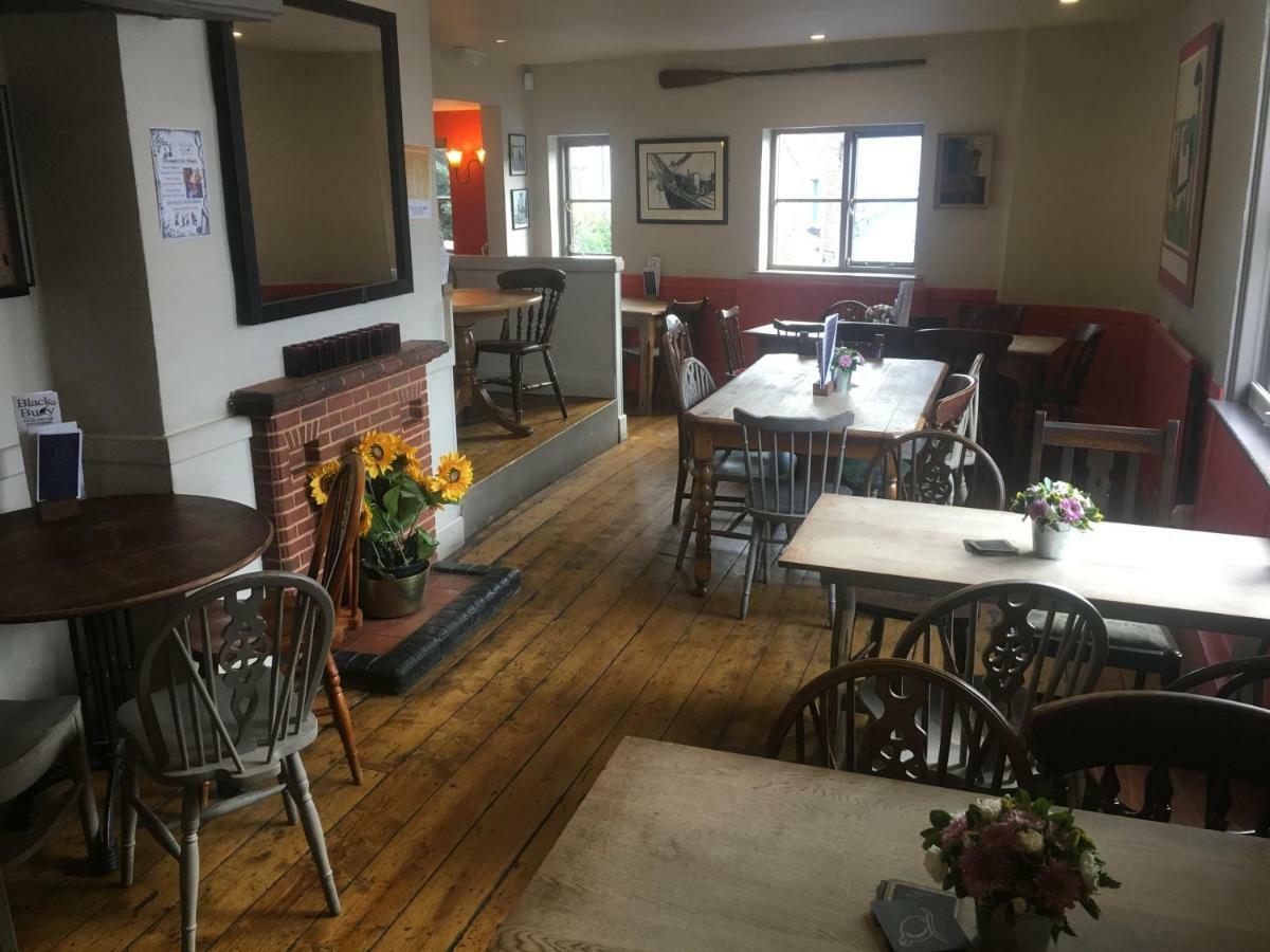 Black Buoy Inn Wivenhoe Exterior photo